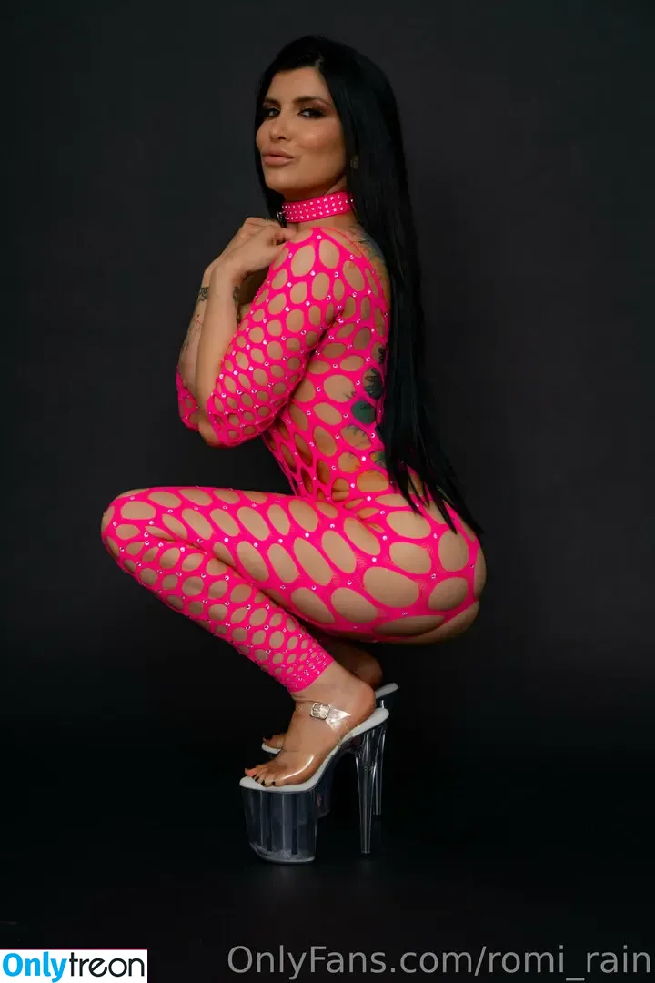 Romi Rain nude photo #0417 (romi_rain / theonlyromirain)