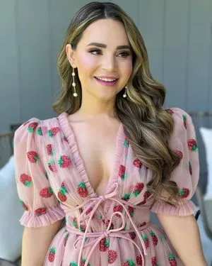 Rosanna Pansino / rosannapansino nude photo #0020