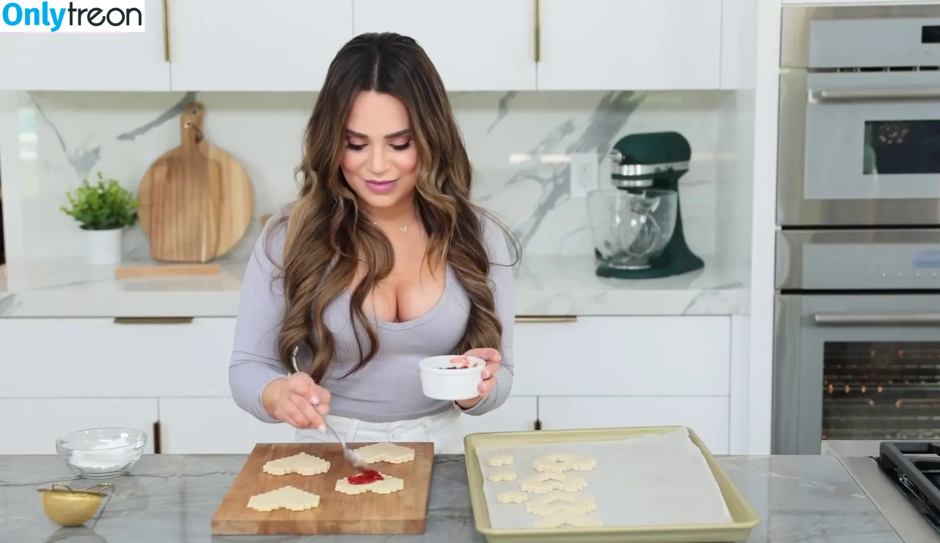 Rosanna Pansino nude photo #0009 (rosannapansino)