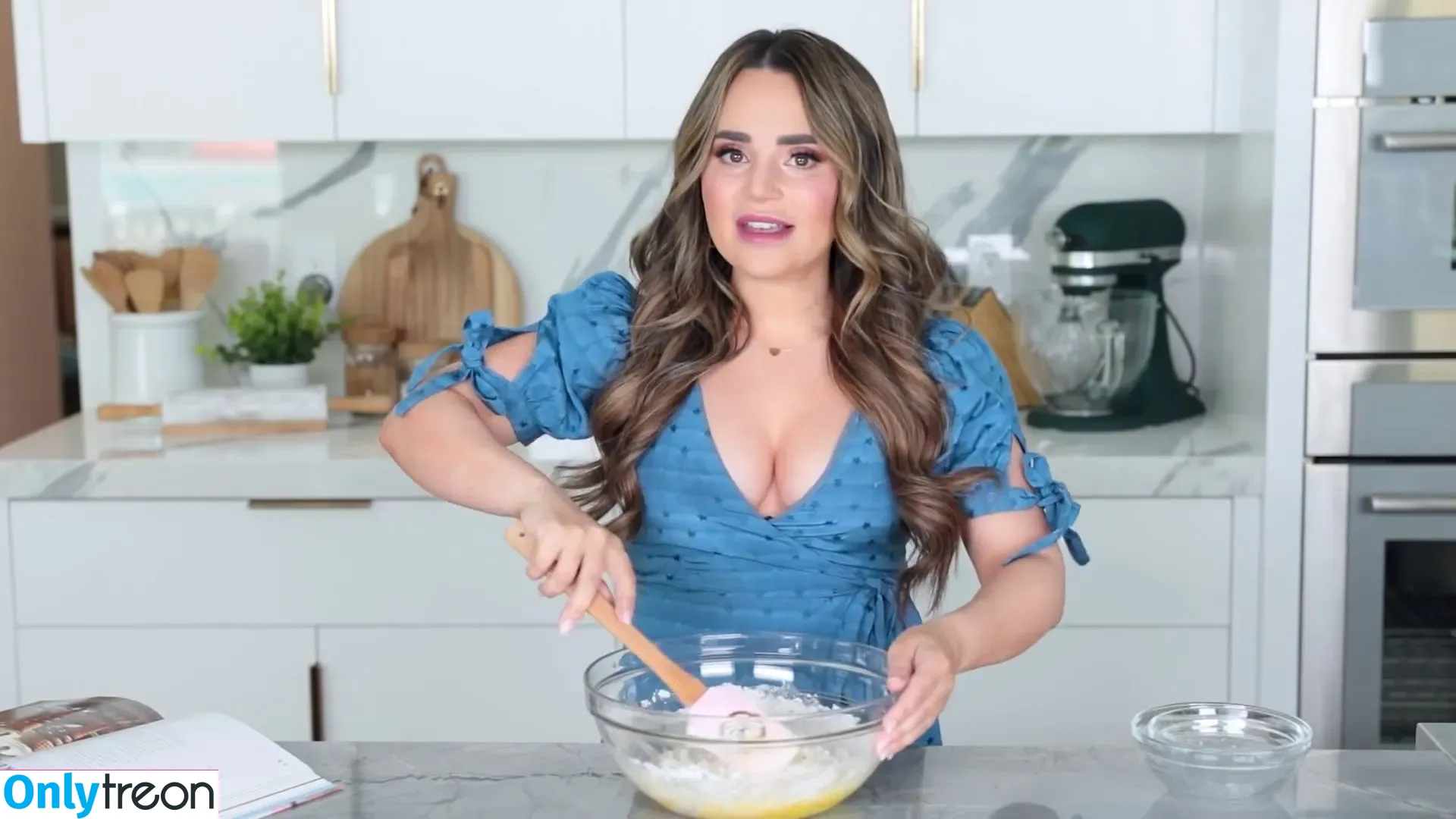 Rosanna Pansino nude photo #0011 (rosannapansino)