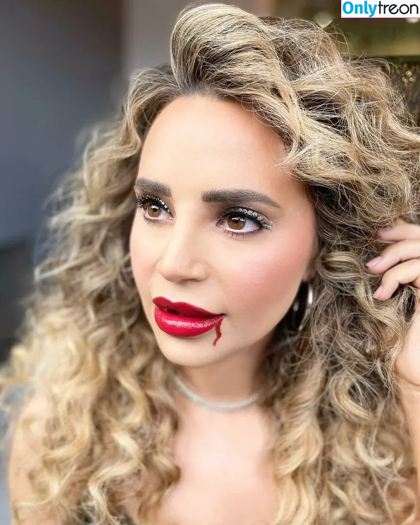 Rosanna Pansino nude photo #0080 (rosannapansino)