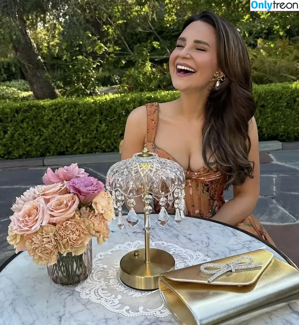 Rosanna Pansino nude photo #0582 (rosannapansino)