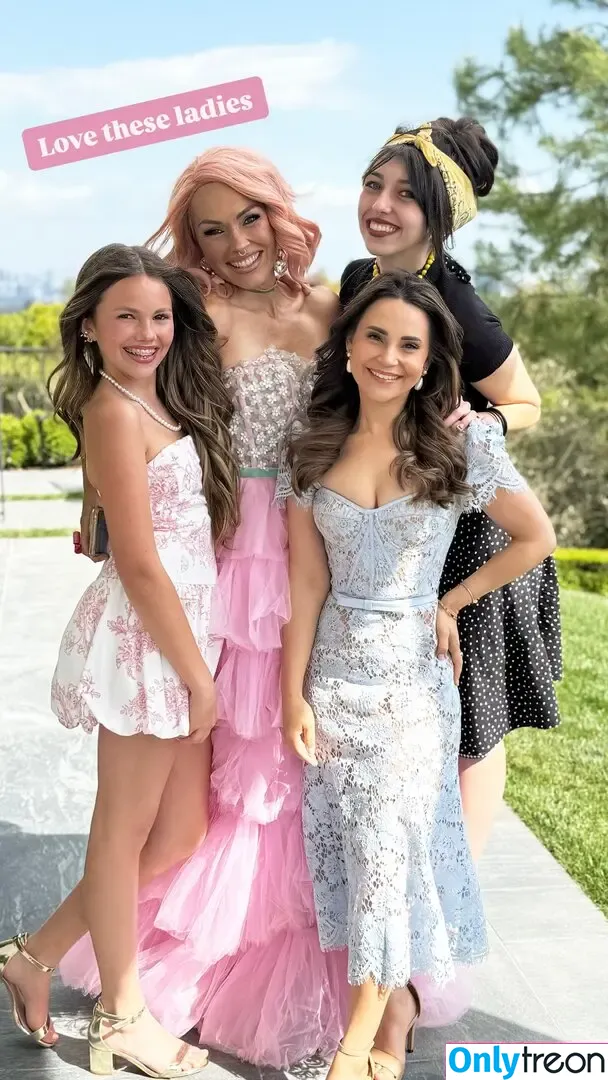 Rosanna Pansino nude photo #0608 (rosannapansino)