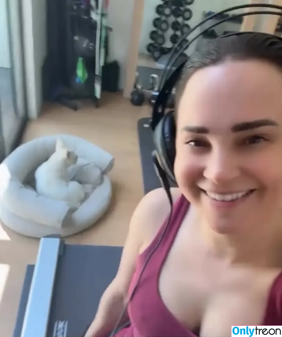Rosanna Pansino nude photo #0638 (rosannapansino)