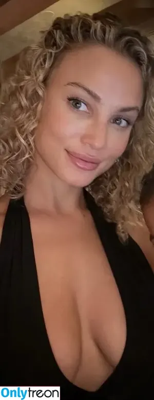 Rose Bertram / rose_bertram nude photo #0244