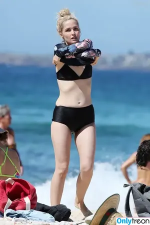 Rose Byrne / fullyrosebyrne nude photo #0073