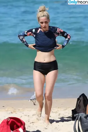 Rose Byrne / fullyrosebyrne nude photo #0077