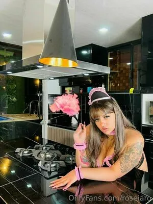 roseiaro / r.e.rosario nude photo #0059