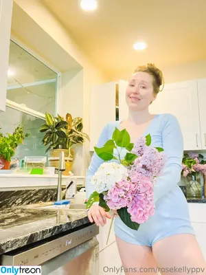 rosekellyppv / the.wholesome.feed nude photo #0061