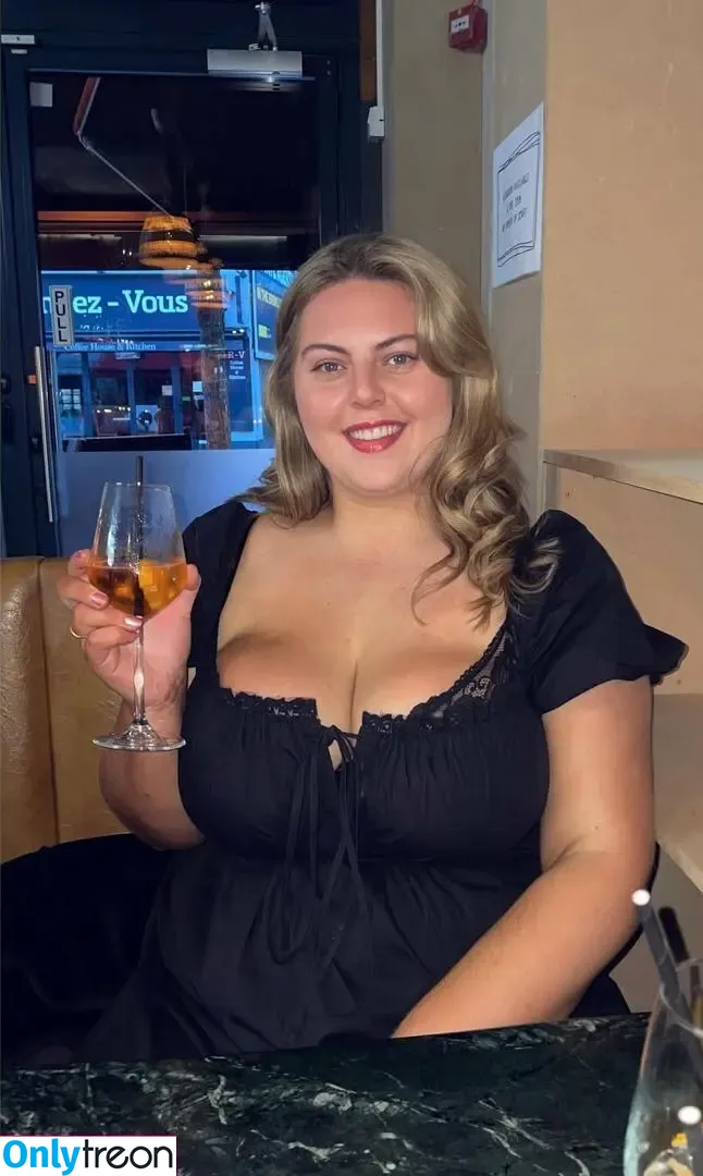 Rosie Osborn nude photo #0001 (rosannajoyx)