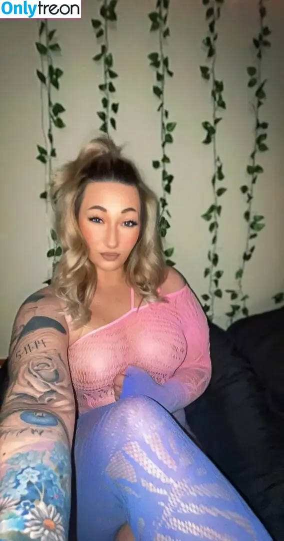 Rosiee MQuinn nude photo #0034 (r_m_q / rosiecquinn)