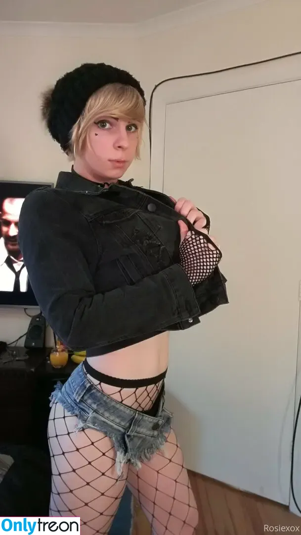 rosiexox2 nude photo #0001 (rosie_x2o)