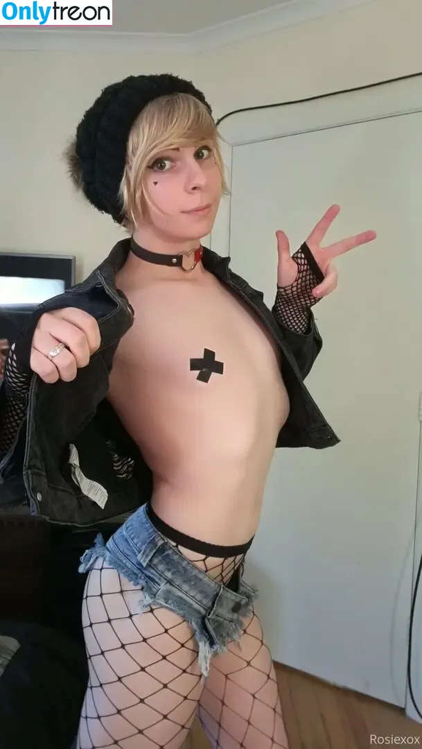 rosiexox2 nude photo #0011 (rosie_x2o)