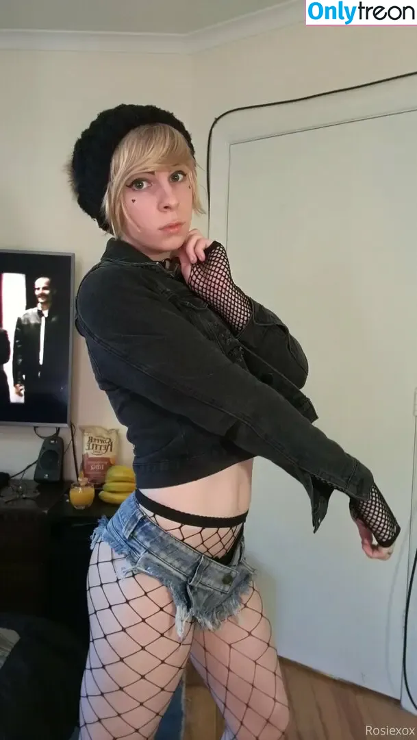 rosiexox2 nude photo #0020 (rosie_x2o)