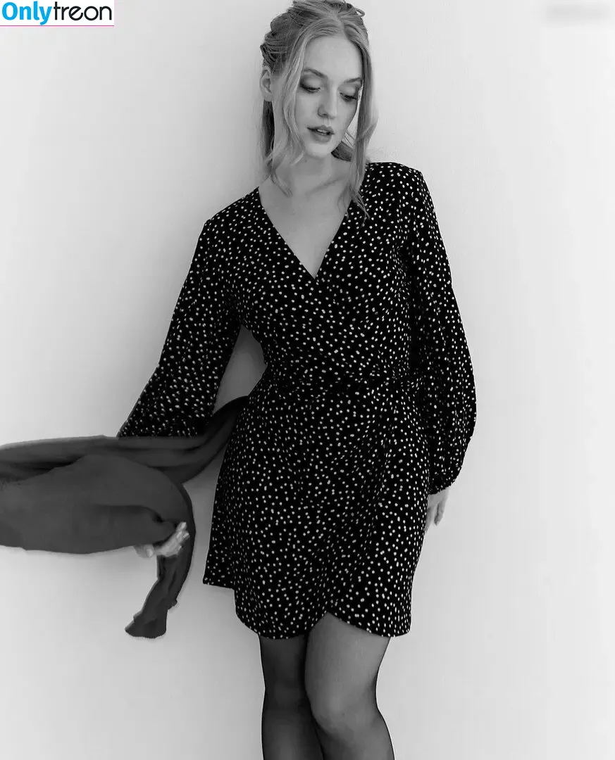 Rosmarie.sz nude photo #0020 (mischiidc)