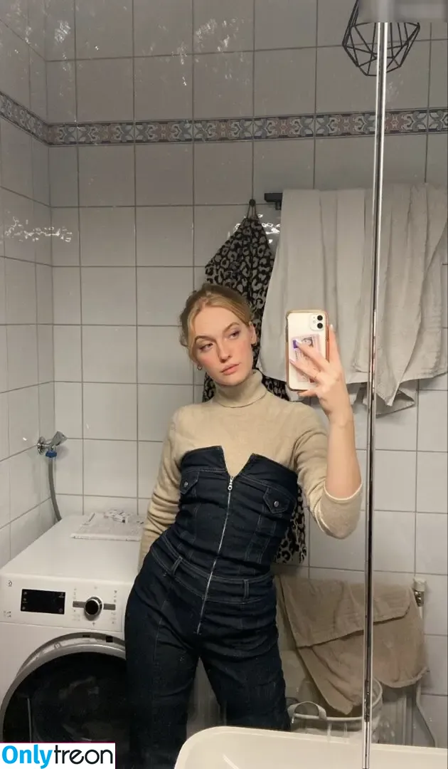 Rosmarie.sz nude photo #0025 (mischiidc)