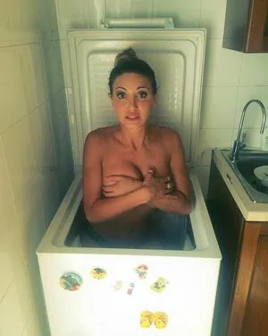 Rosy Maggiulli / Niente Su / rosymaggiulli nude photo #0155