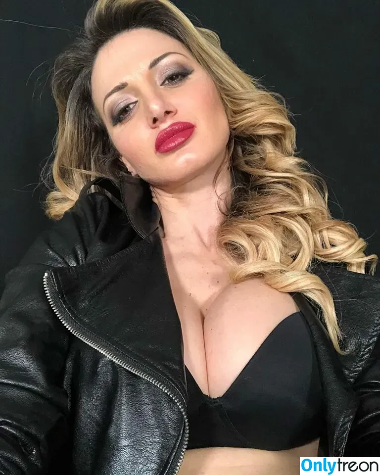 Rosy Maggiulli nude photo #0199 (Niente Su / rosymaggiulli)