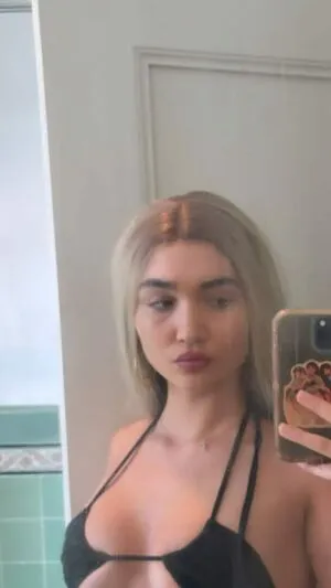Rowan Blanchard / Simp Chat / rowanblanchard nude photo #0160