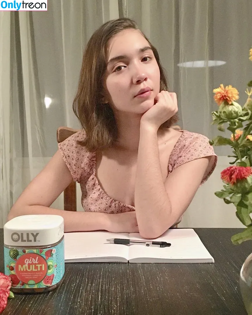 Rowan Blanchard nude photo #0013 (Simp Chat / rowanblanchard)