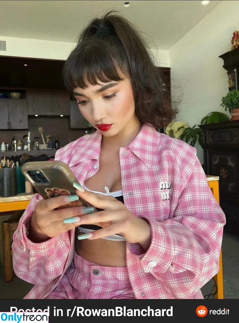 Rowan Blanchard nude photo #0046 (Simp Chat / rowanblanchard)