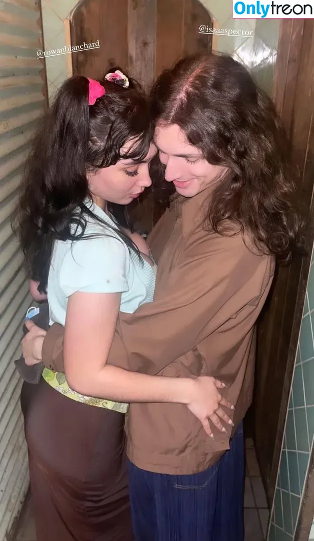 Rowan Blanchard nude photo #0048 (Simp Chat / rowanblanchard)
