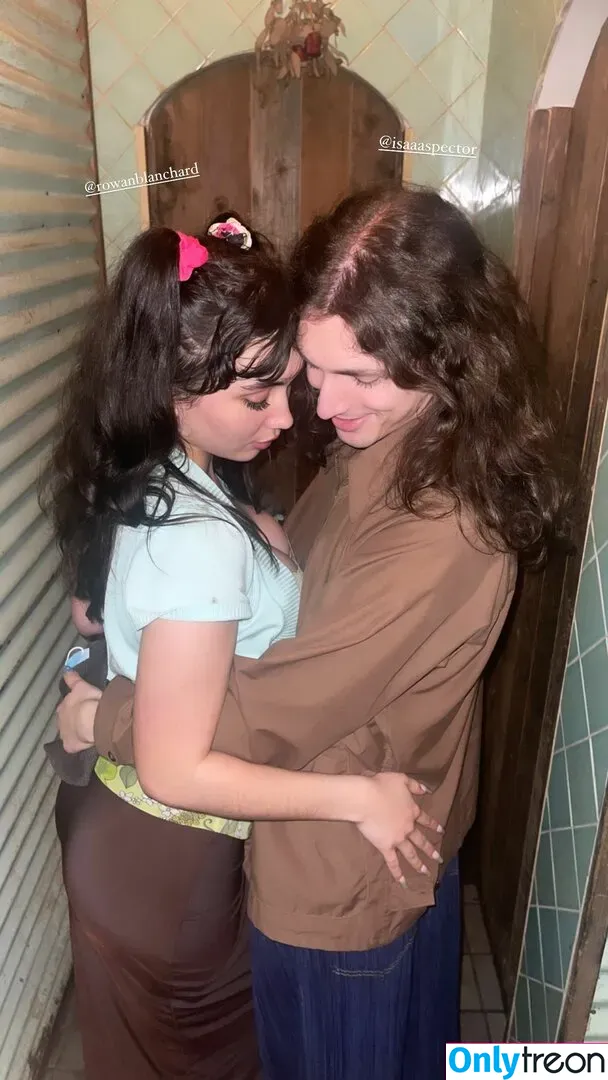 Rowan Blanchard nude photo #0125 (Simp Chat / rowanblanchard)