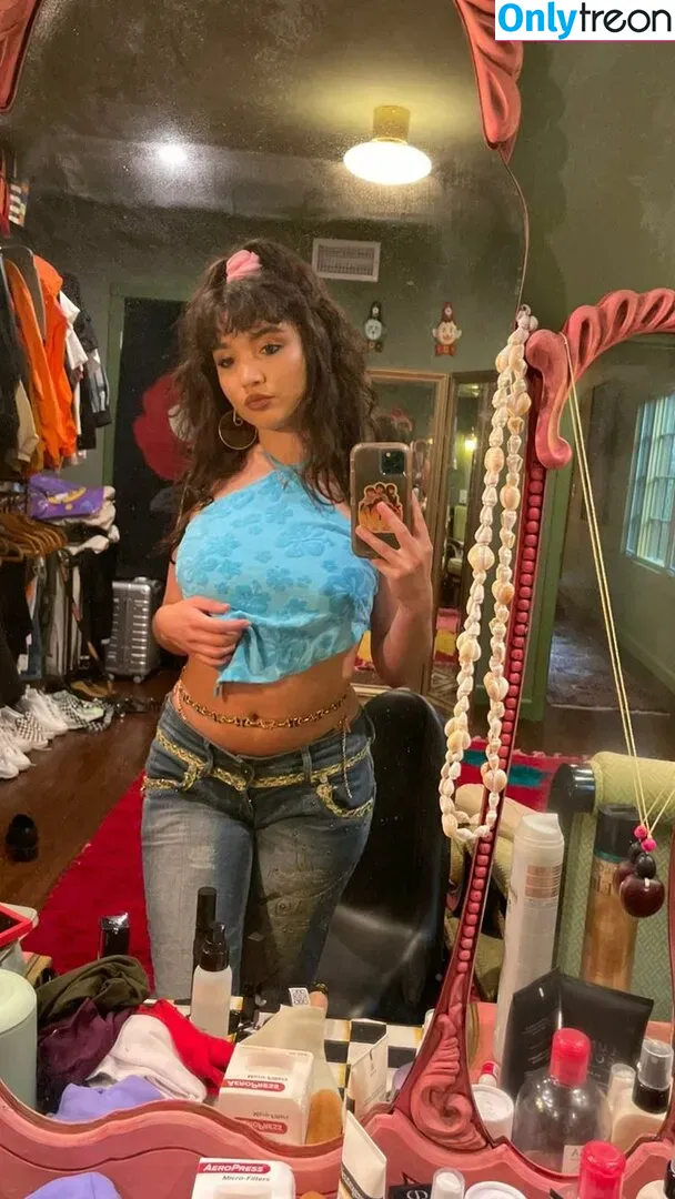 Rowan Blanchard nude photo #0157 (Simp Chat / rowanblanchard)