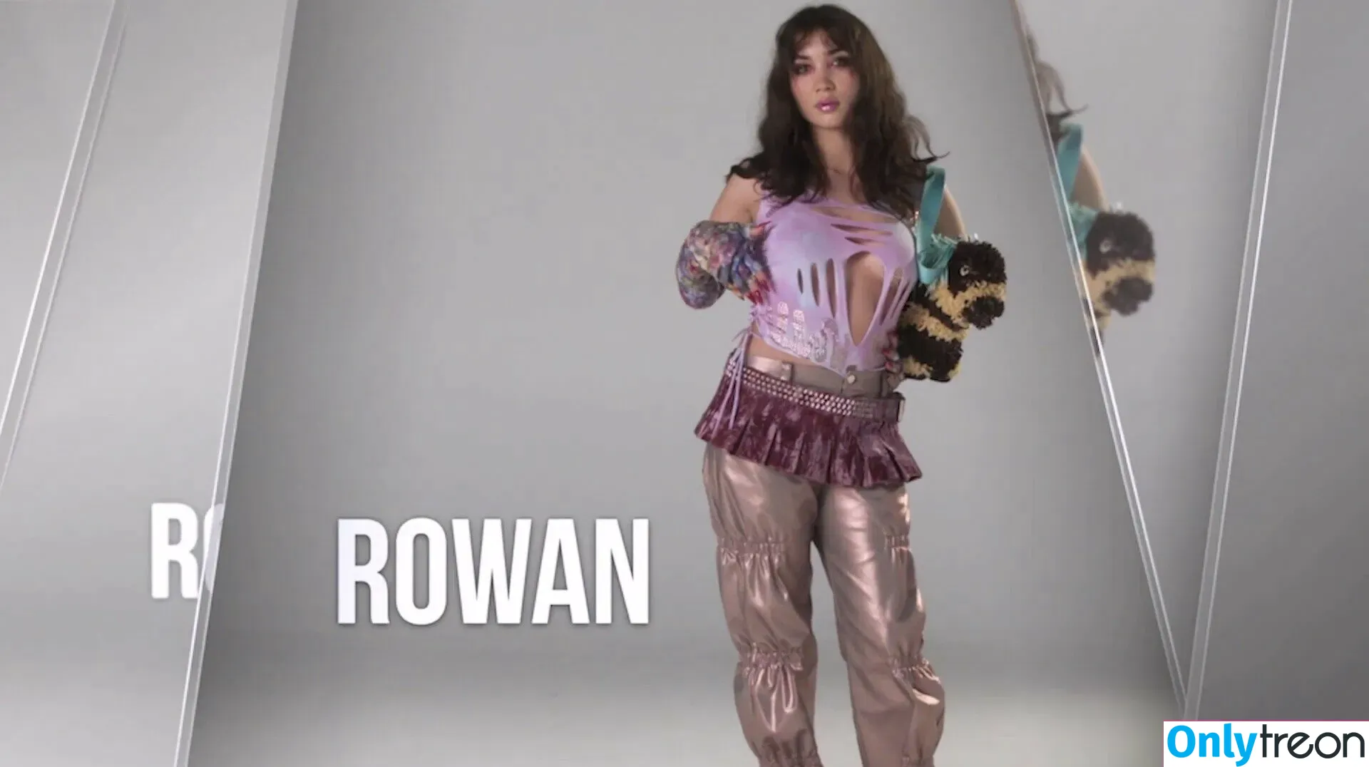 Rowan Blanchard nude photo #0169 (Simp Chat / rowanblanchard)