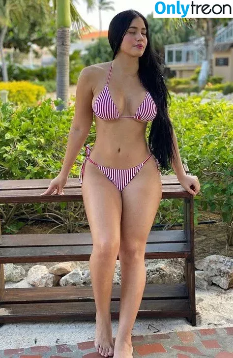 Roxana Ventura nude photo #0092 (roxanaventura / roxanaventuraa)