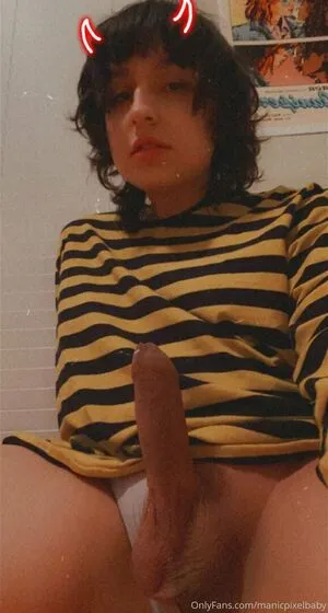 roxannerom / roxanne.rom.official nude photo #0043