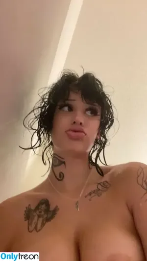 roxxylikeadrug / princessmilkyy / starsiasrage nude photo #0013