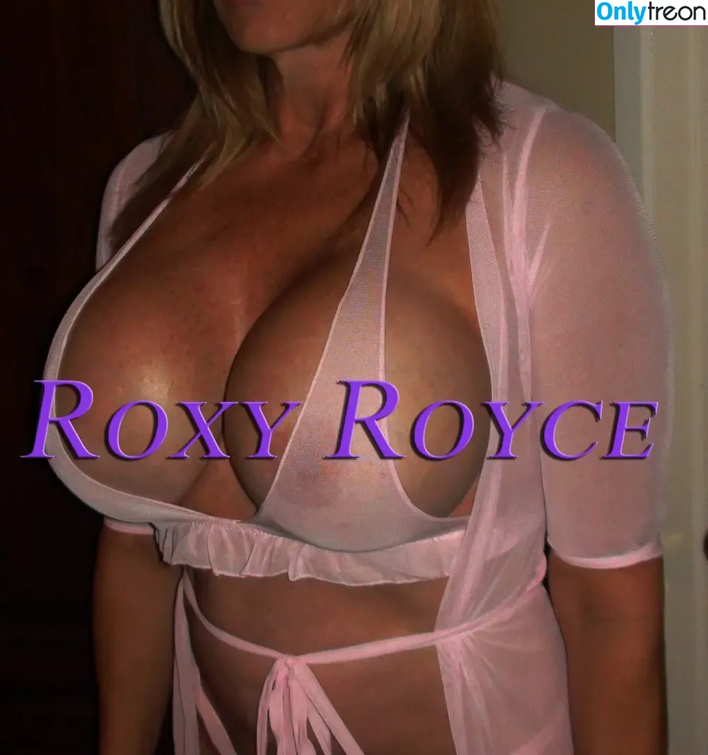 Roxy Royce nude photo #0041 (roxyraye / roxyroos_newfypoos)