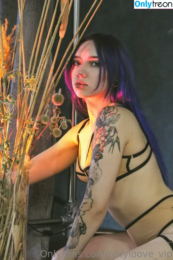 roxyloove_vip nude photo #0699 (mayberoxy)
