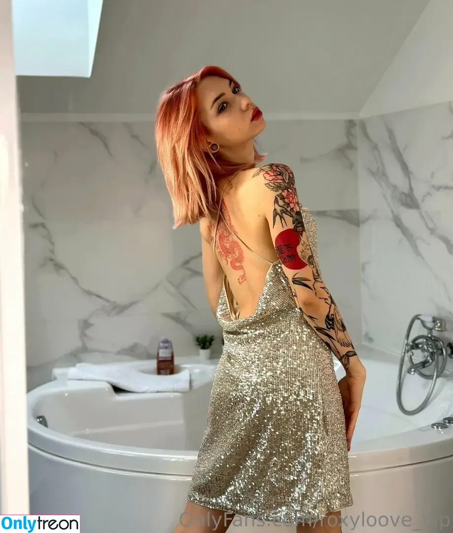 roxyloove_vip nude photo #1069 (mayberoxy)