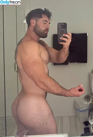 roy3te / roy3tev2 nude photo #0060