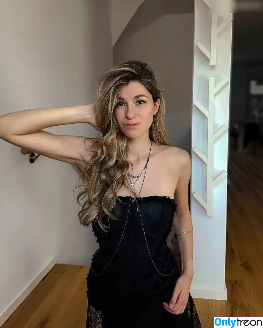 Rrosiana nude photo #0023 (rrosiana_ttv)
