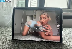 Rubiexxx / Rubieandmax PH / fucktaylorrae / slutinguidance nude photo #0485