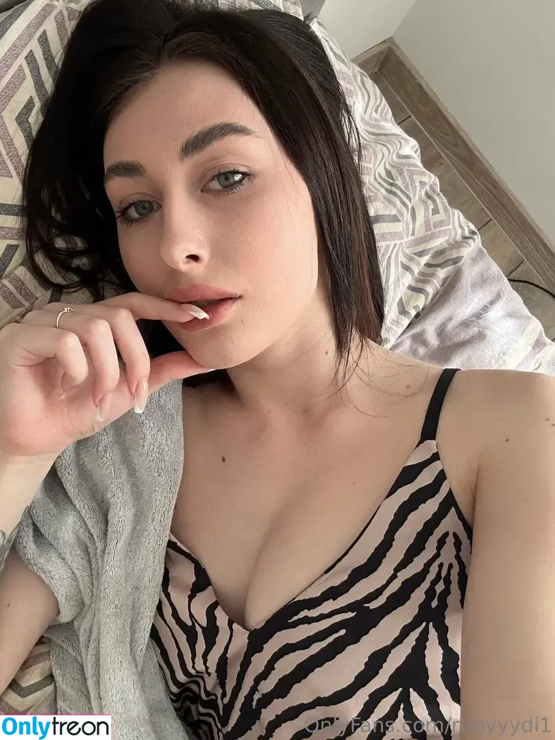 Ruby_Di nude photo #0001 (ruby_di_ / rubyyydi1 / rubyyymcd)