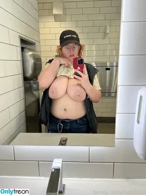 RxdKittxn / itchinforsomestitchin nude photo #0211