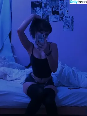 saabine777 / 4lkiraa / diedatmyhouse / ilovemybunnyakira / sabine_dede / valerine777 nude photo #0002