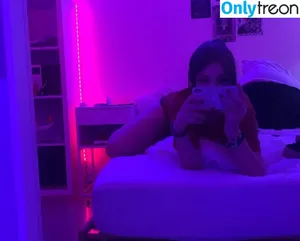 saabine777 / 4lkiraa / diedatmyhouse / ilovemybunnyakira / sabine_dede / valerine777 nude photo #0035