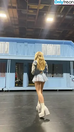 Sabrina Carpenter / sabrinacarpenter nude photo #4692