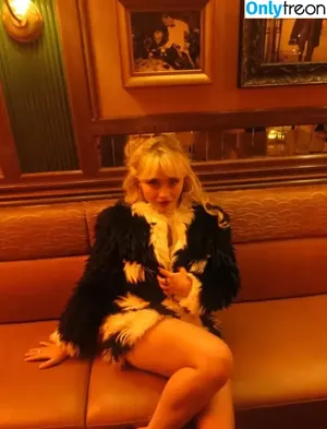 Sabrina Carpenter / sabrinacarpenter nude photo #4725