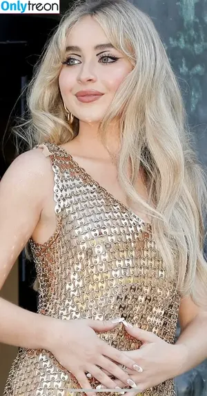 Sabrina Carpenter / sabrinacarpenter nude photo #4728