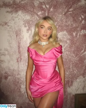Sabrina Carpenter / sabrinacarpenter nude photo #4730