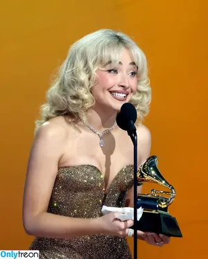 Sabrina Carpenter / sabrinacarpenter nude photo #4965