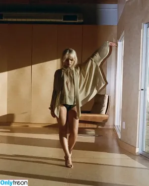 Sabrina Carpenter / sabrinacarpenter nude photo #4972