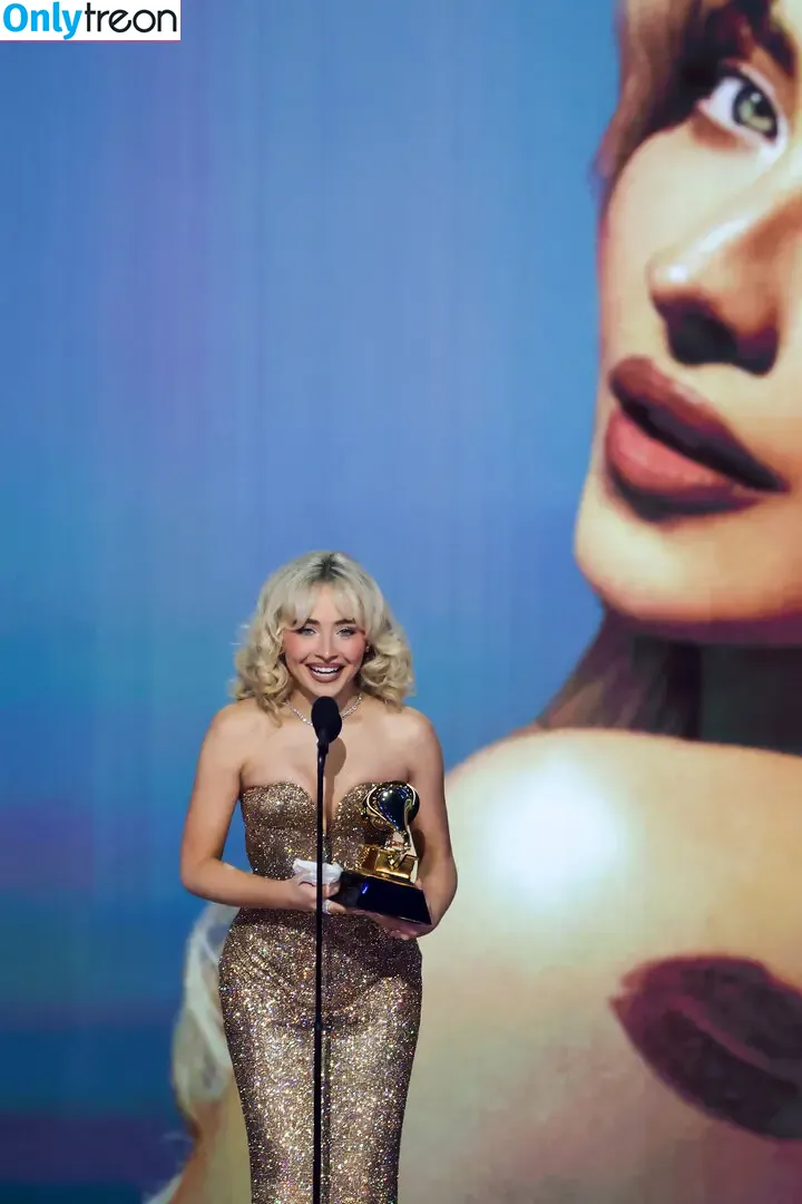 Sabrina Carpenter nude photo #4833 (sabrinacarpenter)