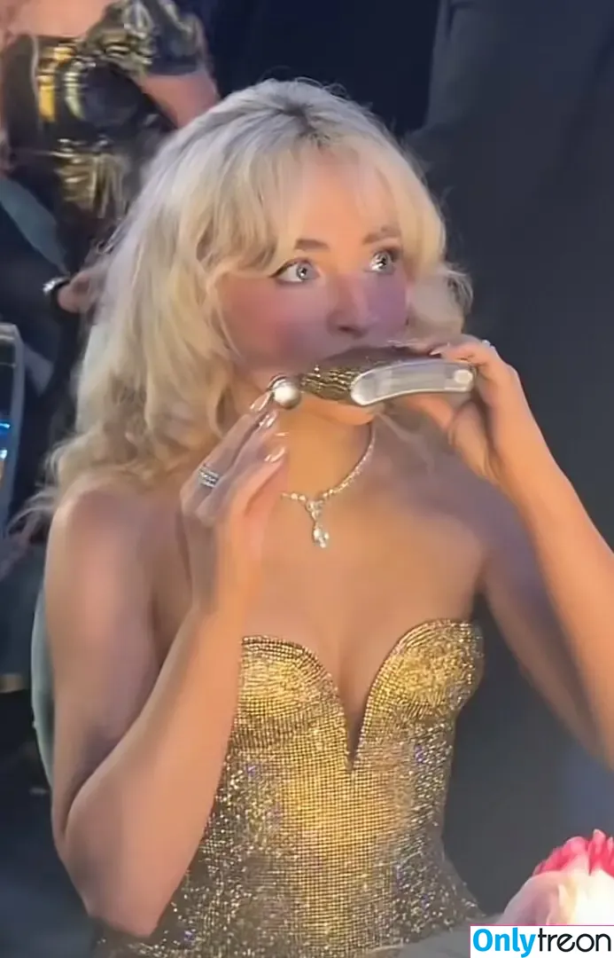 Sabrina Carpenter nude photo #4848 (sabrinacarpenter)